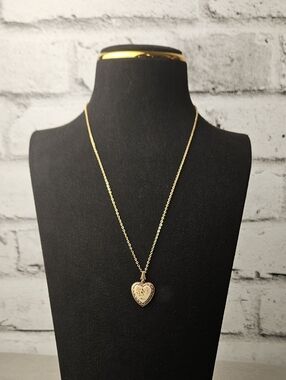 Vintage Gold Heart Locket Necklace Floral Etched Cottagecore
